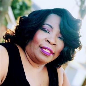 Meet your Posher, Cynthia